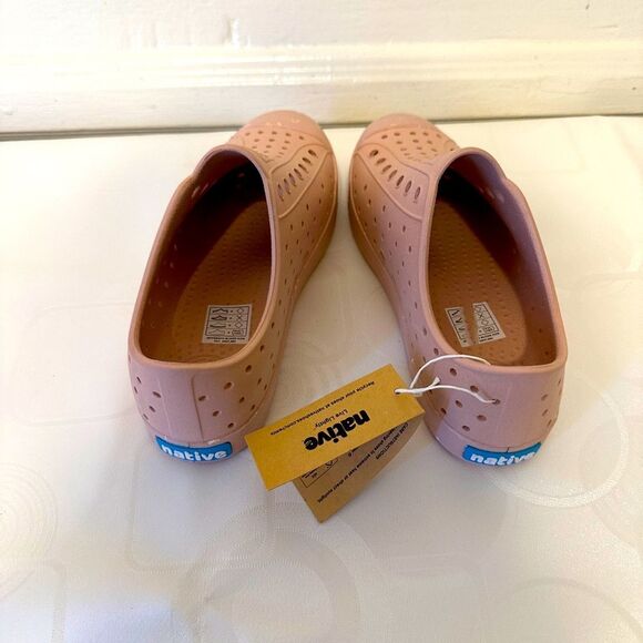 Native Perforated Slip- On water sneakers kids shoes size J-2 new - Picture 5 of 11